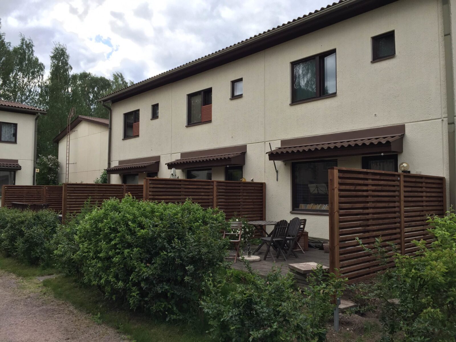 Taloyhtiön sisäpihojen väliaidat