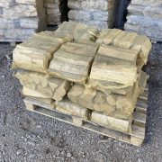 Koivuklapi 15 x 40L säkkiä. Kuivaa tuontipuuta.
