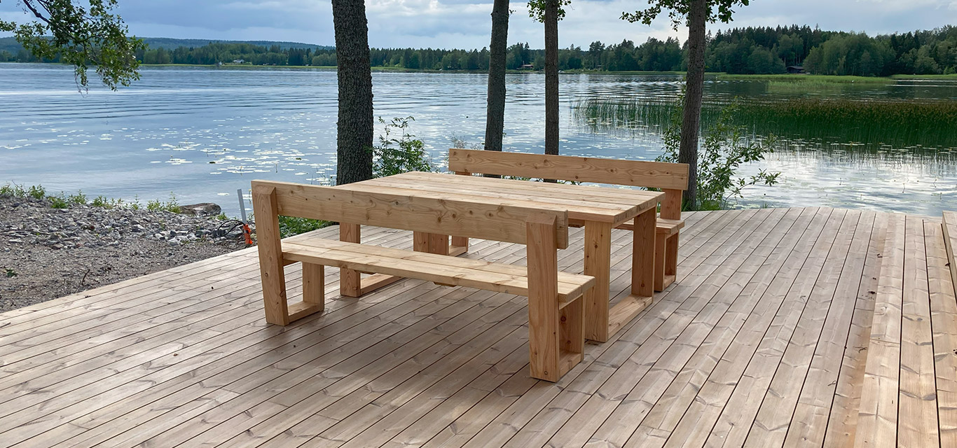 Lehtikuusikaluste Saila kesäterassi